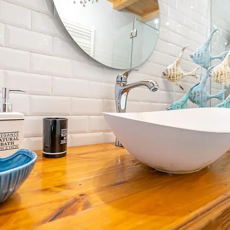 Ocean Breeze Colares