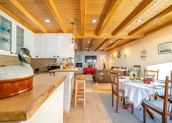 Ocean Breeze Colares